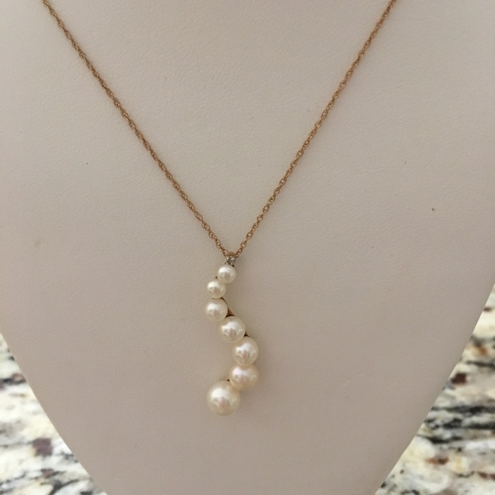 7 Fresh Water Pearl Necklace, Yellow 10k Gold.